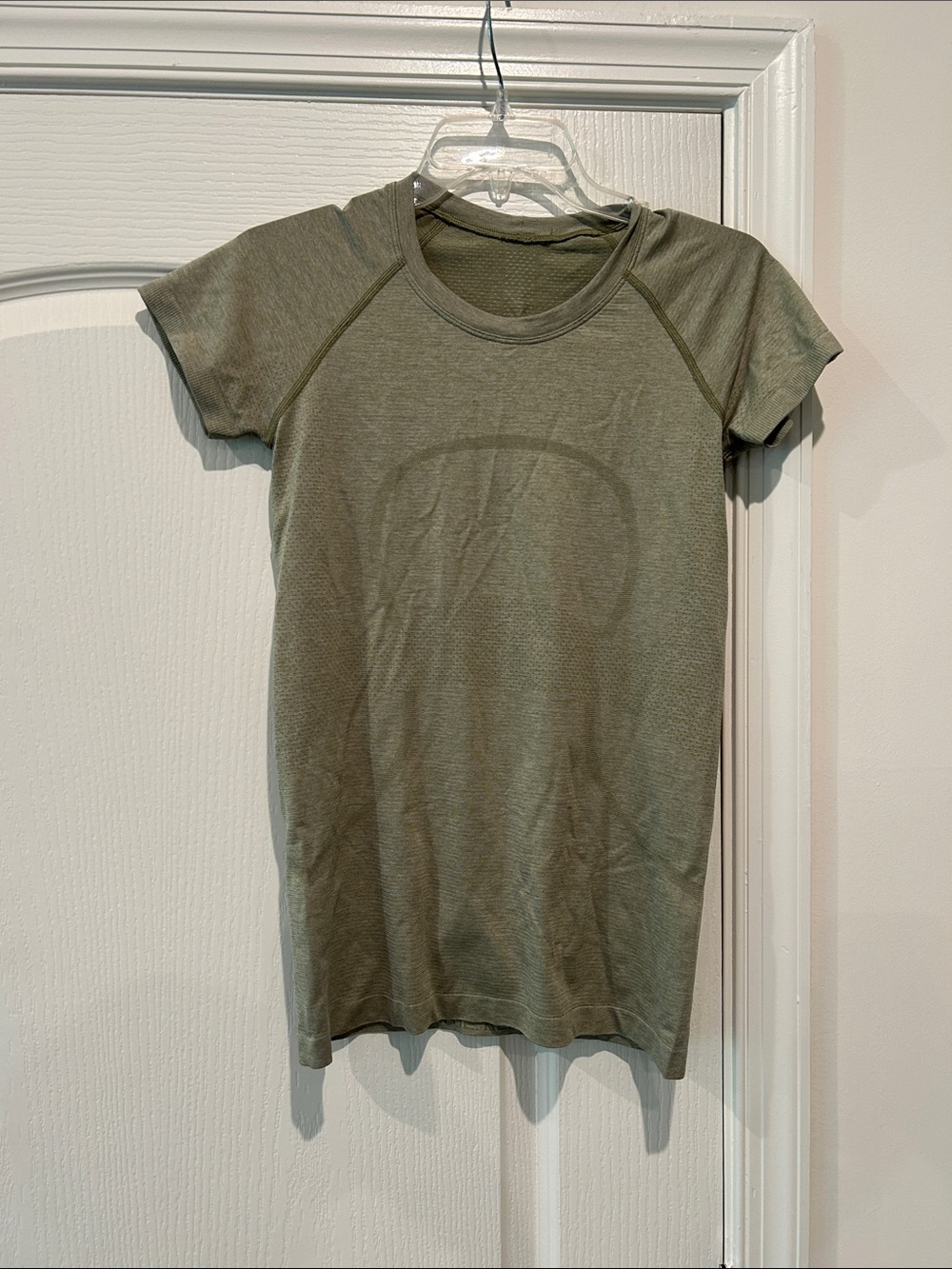 LULULEMON Women’s Olive Short Sleeve Active Tee